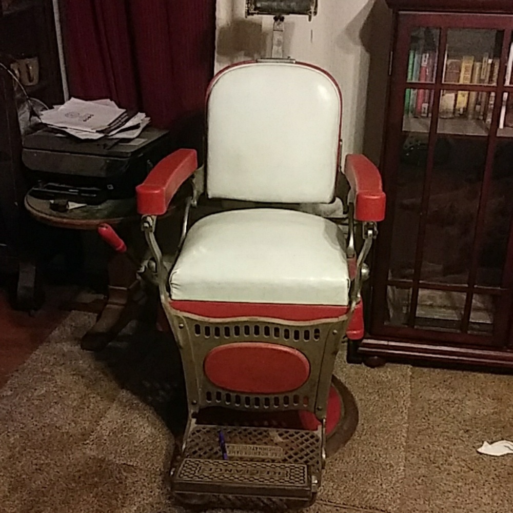 1910 barber chair